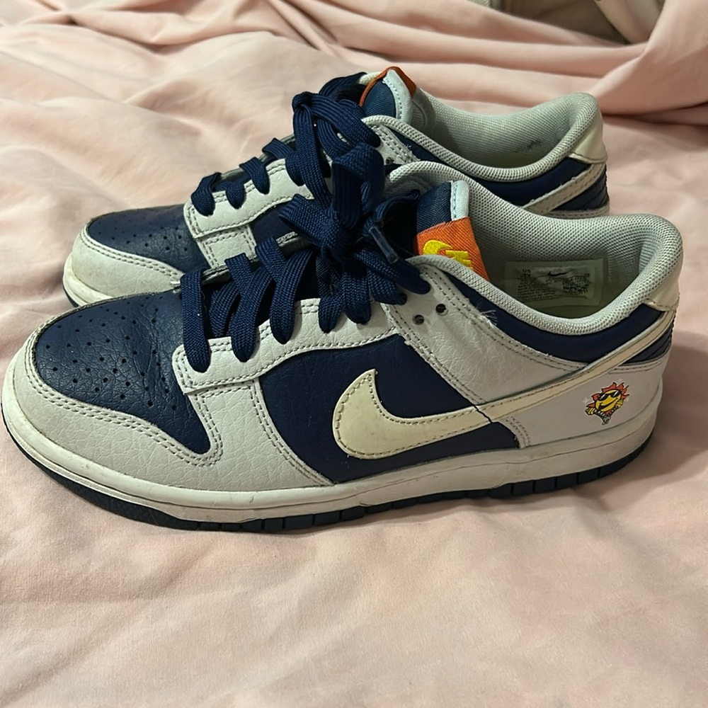 Nike dunks UV reactive size:4Y